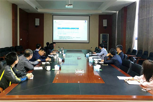 董事長李學(xué)軍在公司農(nóng)林業(yè)務(wù)板塊發(fā)展規(guī)劃會上強調(diào)：打破傳統(tǒng) 放眼未來 打造精品 堅持走差異化產(chǎn)品道路