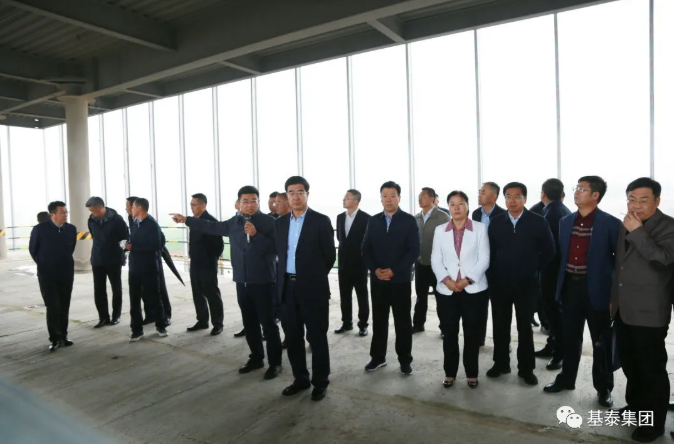 榆陽區(qū)召開高新區(qū)重點(diǎn)項目建設(shè)現(xiàn)場調(diào)度會